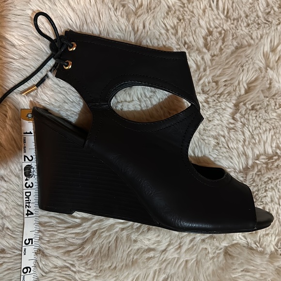 TG Wedge Shoes - Picture 16 of 16